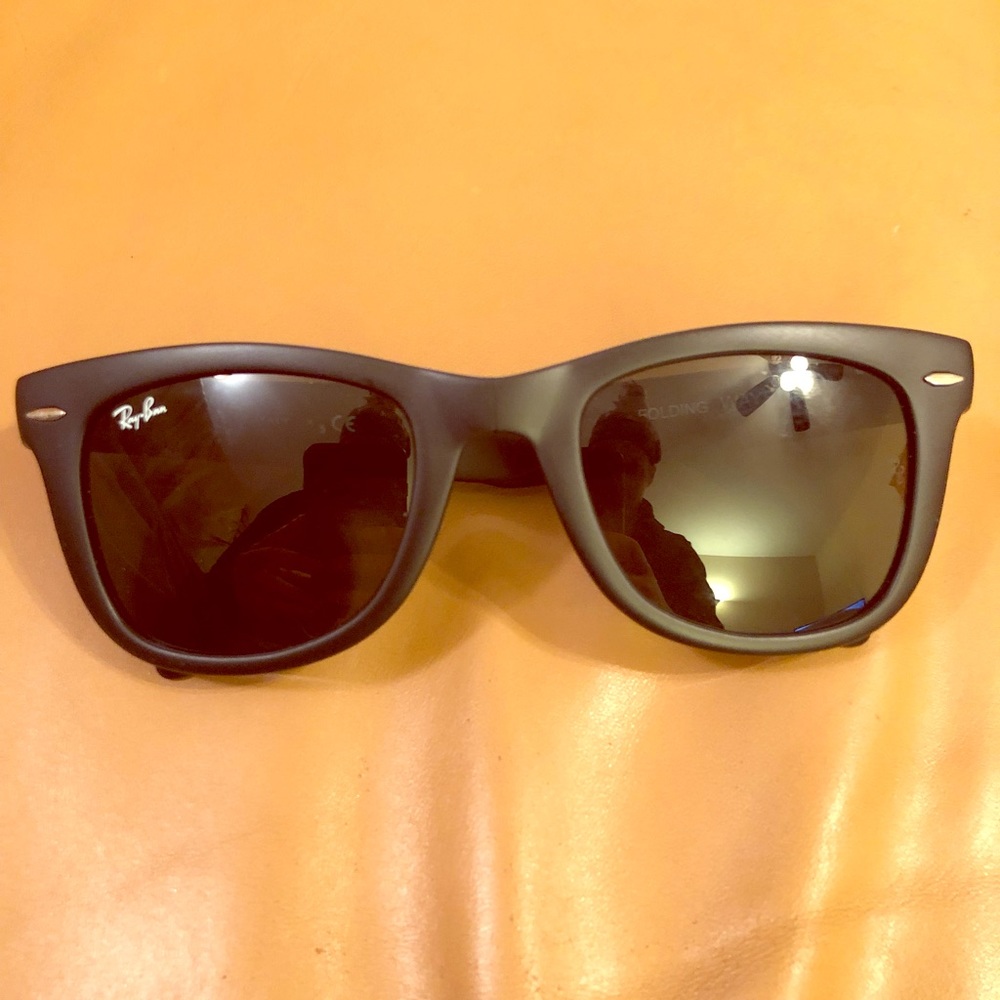 Classic wayfarer foldable sunglasses
